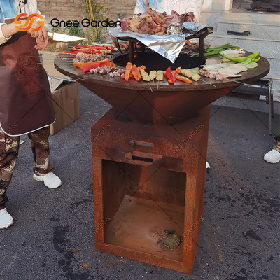 เตาย่างบาร์บีคิวกลางแจ้งสำหรับงานหนักโบราณ Fire Pit Corten Metal Barbecue