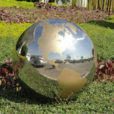 Gnee Garden ประติมากรรมทรงกลมโลหะขัดเงา World Globe Sculpture Handmade