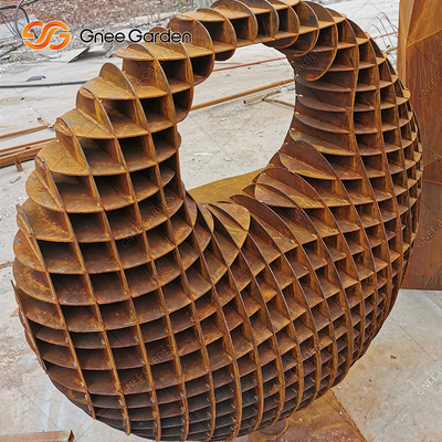 ประติมากรรมสำริดกลางแจ้งขนาดใหญ่ 5.0-8.0 มม. ประติมากรรมเหล็ก Corten นามธรรมสมัยใหม่