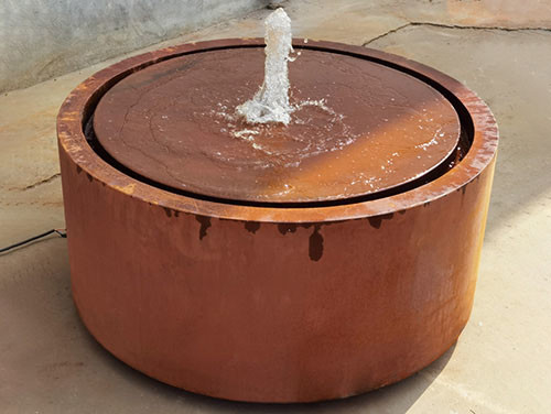 Dia 600mm เครื่องประดับตกแต่งสวนโลหะ Corten Steel Water Table