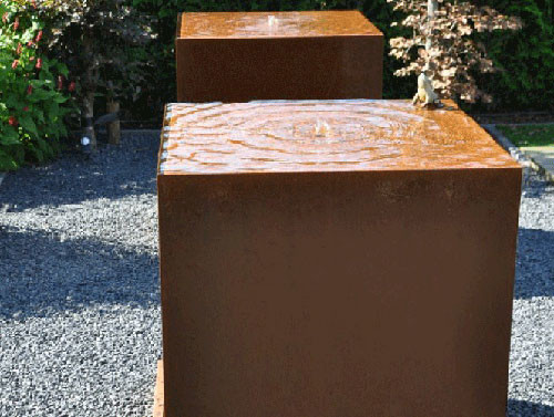 1100mm Square Metal Garden Ornaments Corten Steel Water คุณสมบัติ