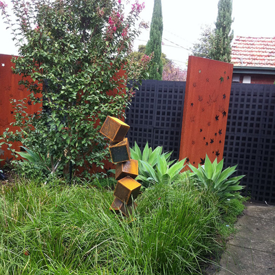 ความหนา 3 มม. นามธรรมขนาดใหญ่ประติมากรรมสวนโลหะแบบชนบท Corten Steel