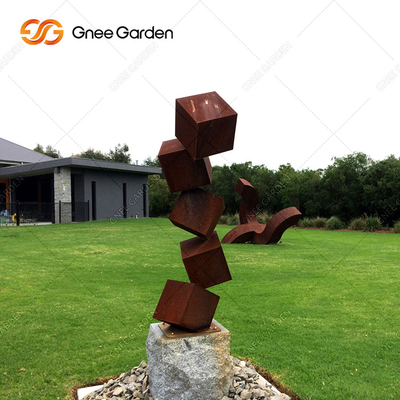 บล็อกอันตรายประติมากรรม Corten Steel สนิมประติมากรรมสวนโลหะสำหรับสนามหญ้า