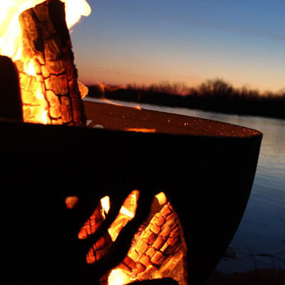 Corten Steel Fire Pit Laser Cut Animal Fire Pit แคมป์ปิ้ง การเผาไหม้ไม้ Bonfire
