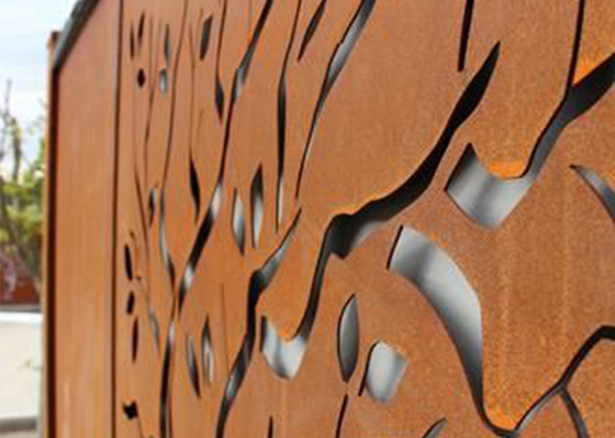 หน้าจอความเป็นส่วนตัวของ Oak Tree Design Rusty Corten Steel ตกแต่ง 600 * 1200mm