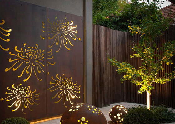 ลวดลายดอกเบญจมาศ 3 มม. เครื่องประดับสวนโลหะ Corten Steel Laser Cut Panels