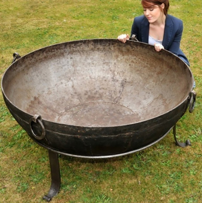 วัสดุกัดกร่อนกลางแจ้ง Corten Steel Metal Fire Pit Wood Burning Black 60-150cm