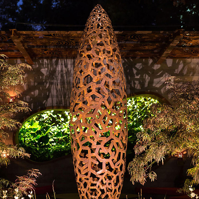 ประติมากรรมเหล็ก Corten โค้งสไตล์ตะวันตกในความสูง 220 ซม.