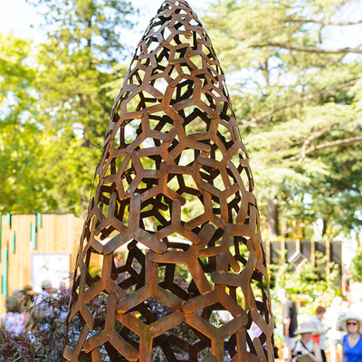 ประติมากรรมเหล็ก Corten โค้งสไตล์ตะวันตกในความสูง 220 ซม.