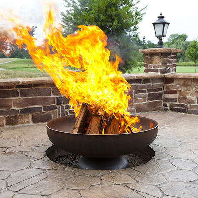 เตาเผาไม้ทรงกลมแบบชนบท Corten Steel Fire Pit สำหรับสนามหลังบ้านกลางแจ้ง