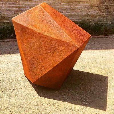 บทคัดย่อ Irregular เรขาคณิต Corten เหล็กประติมากรรมโลหะลาน Statues
