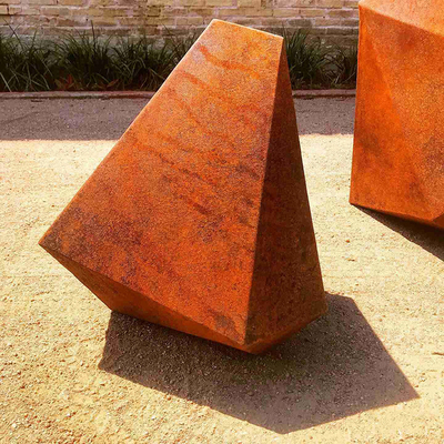 บทคัดย่อ Irregular เรขาคณิต Corten เหล็กประติมากรรมโลหะลาน Statues