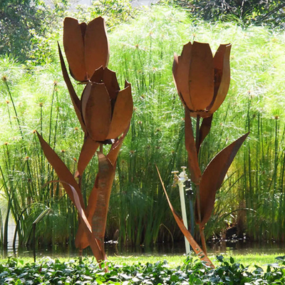 Gnee Garden Tulip Flower Shape ประติมากรรมลานโลหะแบบกำหนดเองสำหรับสนามหลังบ้าน