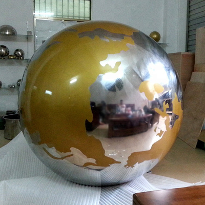 Gnee Garden ประติมากรรมทรงกลมโลหะขัดเงา World Globe Sculpture Handmade